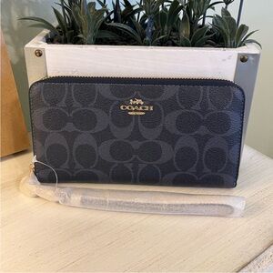 Coach Wallet Long Zip Around w/ Wrist Strap Denim Multi NWT